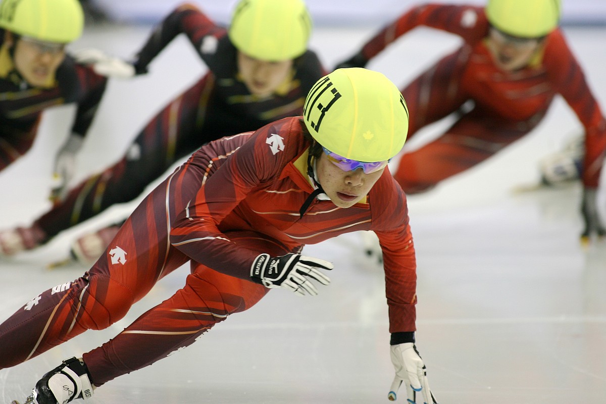 九游竞技-韩国运动员在击剑比赛中夺得金牌